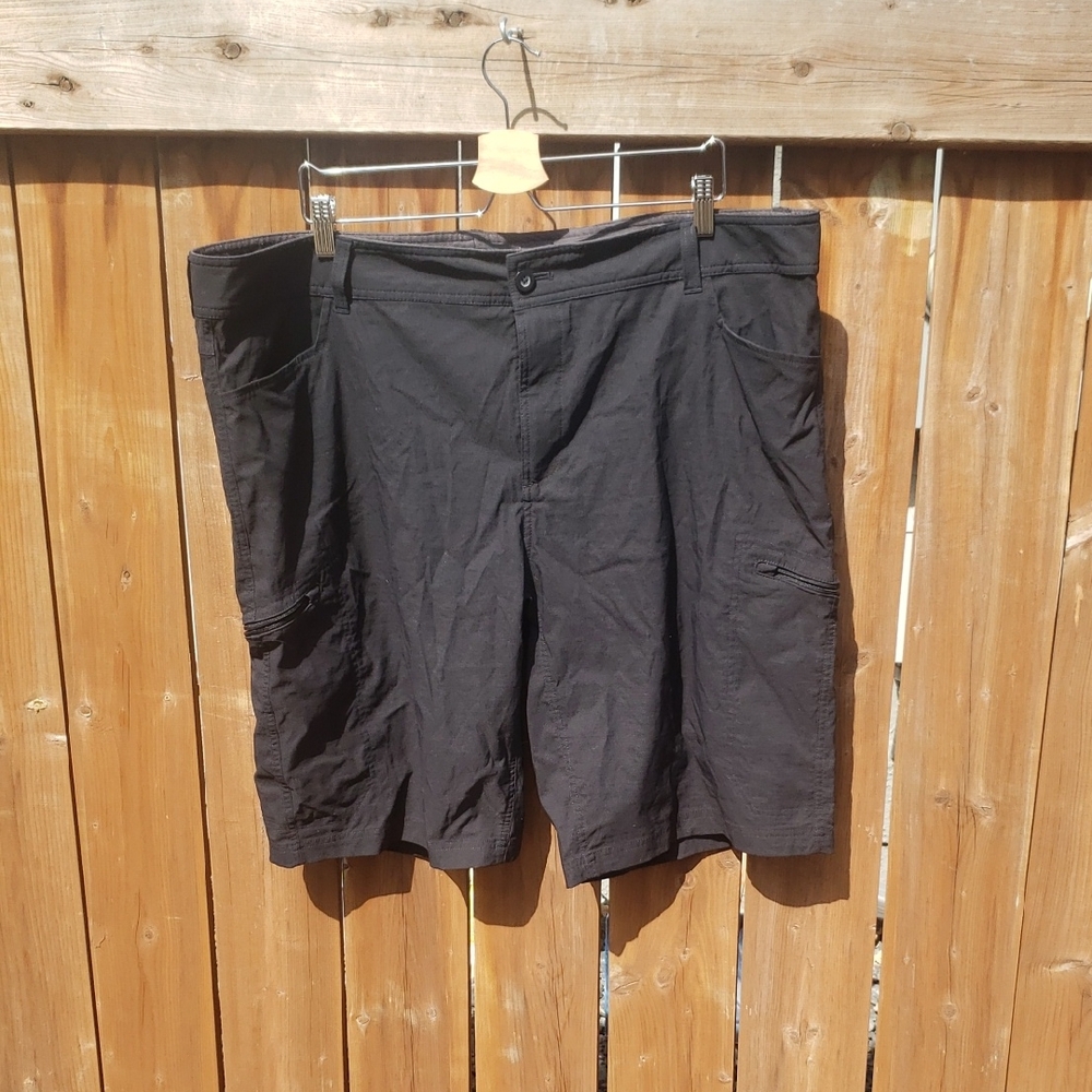 Denver Hayes Black Cargo Shorts